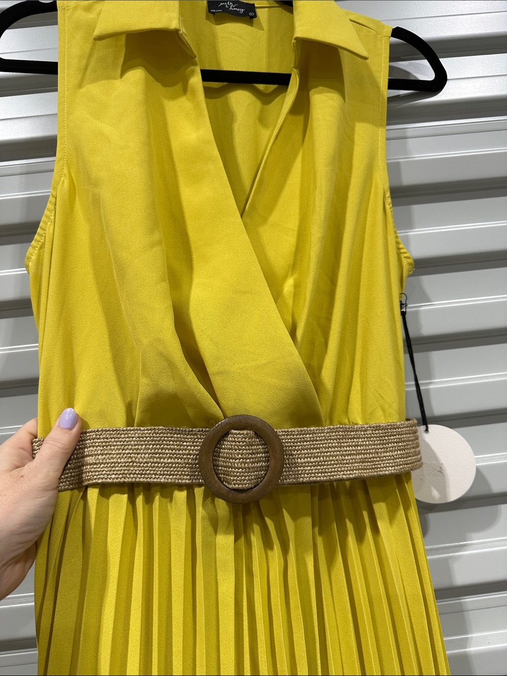 Sleeveless Yellow Pleated Maxi Dress with Belt - Picture 4 of 10